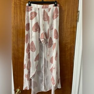 Charlotte Russe Hi-Low Shorts White & Coral Floral Zippered Women’s Medium NWT